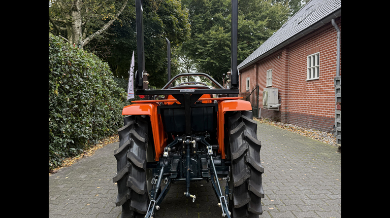 Winterangebot Kubota B1600 mit Frontlader ab 125 € pro Monat.